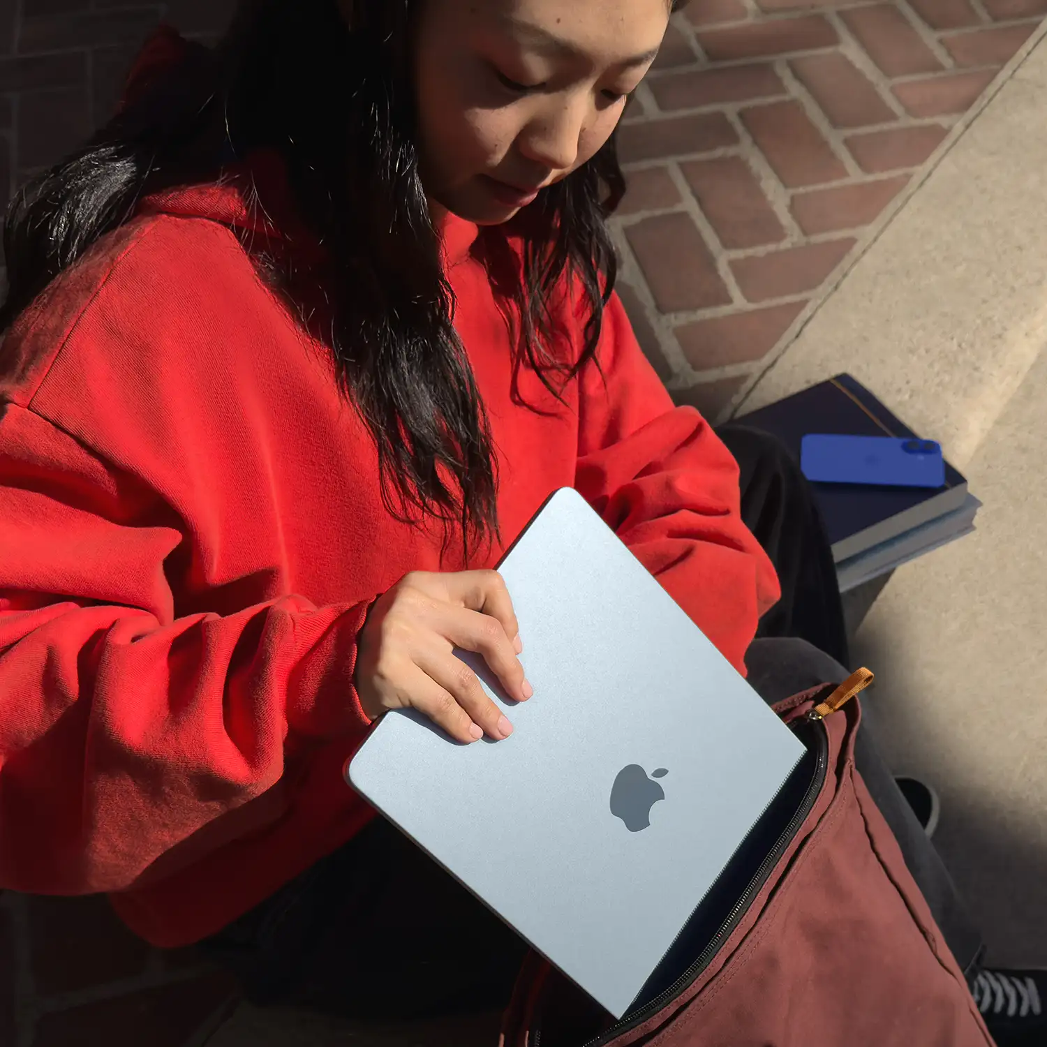 Macbook Air 13.6'' - M4 10-Core CPU 8-Core GPU - 16 GB - 256 GB SSD - Himmelblau - 2025 Macbook Air 13.6'' - M4 10-Core CPU 8-Core GPU - 16 GB - 256 GB SSD - Himmelblau - 2025